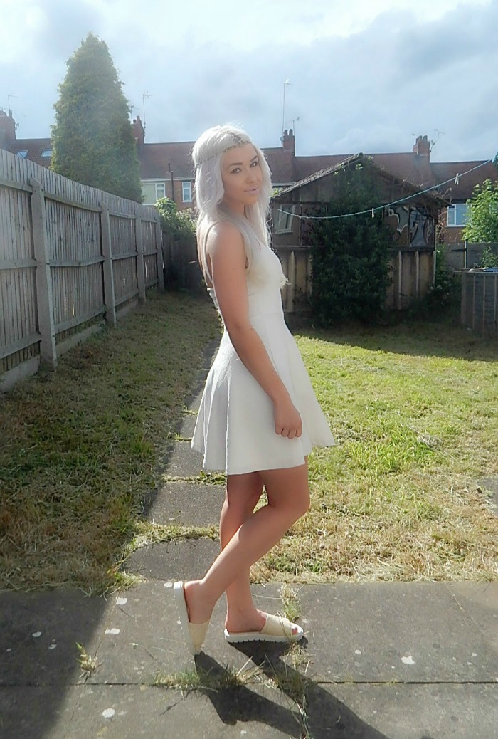Fashion Blogger White Dress