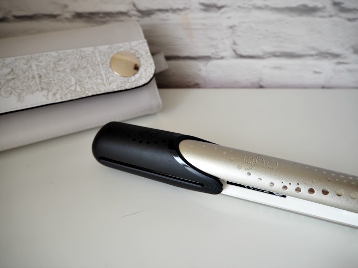 Arctic Gold V Styler Gift Set from ghd